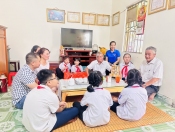 Trường Tiểu học Nam Thanh tổ chức thăm hỏi, tặng quà các gia đình chính sách trên địa bàn phường Nam Thanh nhân dịp kỉ niệm 76 năm ngày thương binh- liệt sĩ (27/7/1947-27/7/2023)  