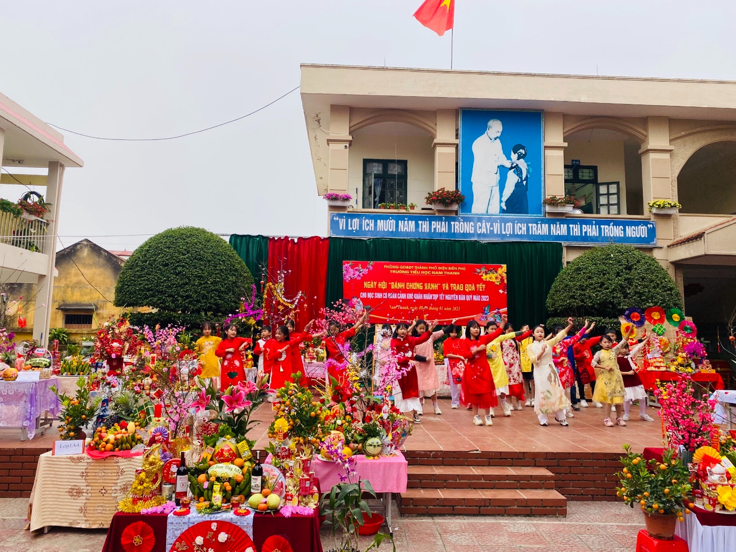 TRƯỜNG TIỂU HỌC NAM THANH TỔ CHỨC NGÀY HỘI BÁNH TRƯNG XANH – TRAO QUÀ TẾT CHO HỌC SINH CÓ HOÀN CẢNH KHÓ KHĂN NHÂN DỊP TẾT NGUYÊN ĐÁN QUÝ MÃO NĂM 2023