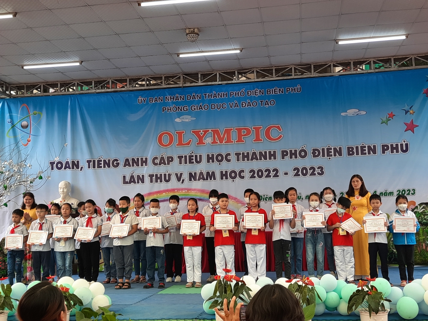 THẦY VÀ TRÒ TRƯỜNG TIỂU HỌC NAM THANH THAM GIA SÂN CHƠI OLYMPIC TOÁN, TIẾNG ANH CẤP TIỂU HỌC THÀNH PHỐ ĐIỆN BIÊN PHỦ LẦN THỨ V, NĂM HỌC 2022 – 2023